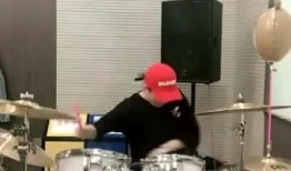 女架子鼓视频在线观看,女架子鼓手风采在线展示