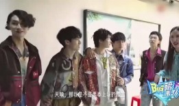 爆料娱乐记者,娱乐圈幕后记者爆料内幕，揭秘明星真实生活